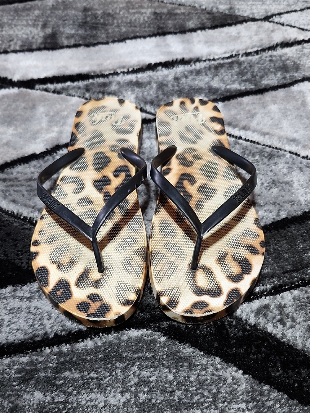 VINTAGE VS PINK LEOPARD PRINT BLACK LOGO FLIP-FLOP SANDALS HTF RARE LARGE